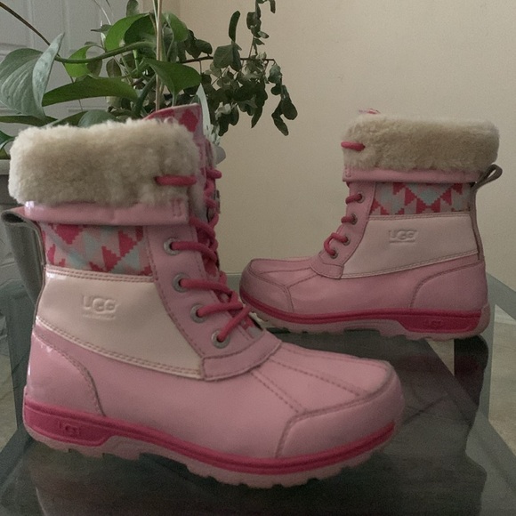 UGG BUTTE II PATENT TRUCKEE WATERPROOF LEATHER BOOTS - Picture 13 of 16